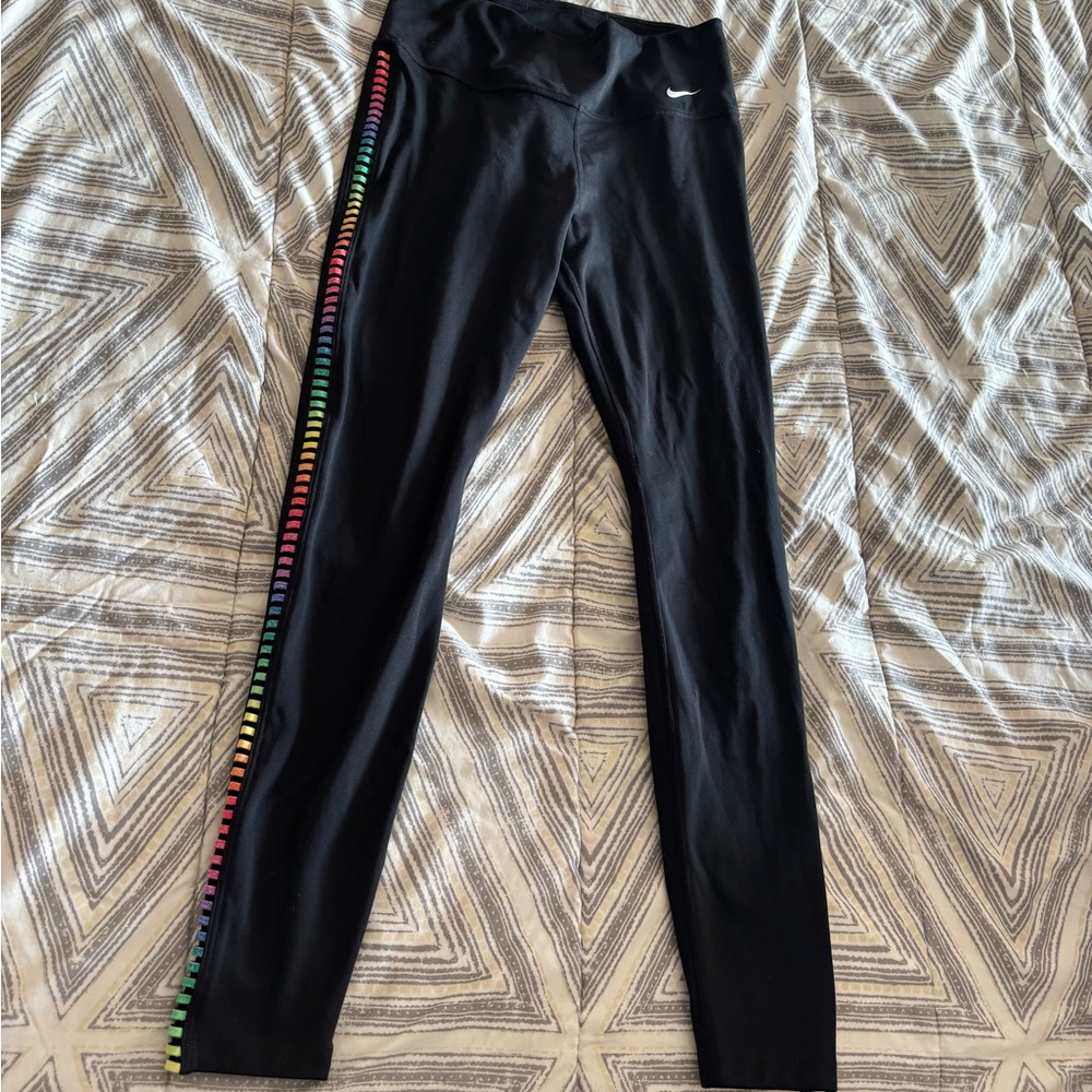 Nike Black and Red Leggings with Sleek Design